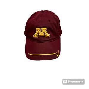 Nike Minnesota Golden Gophers Maroon Adjustable Velcro Cap Embroidered Logo Hat